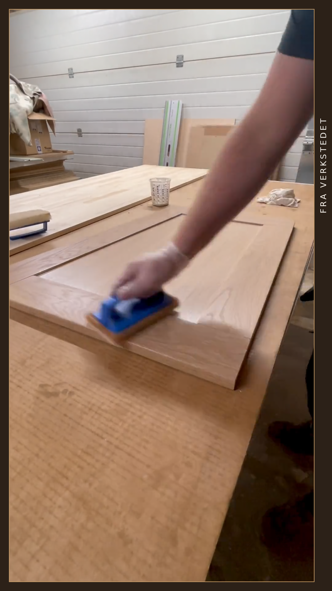 Overflatebehandling av en sengeende i…
